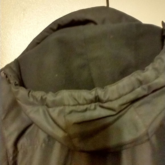 St.John'sBay Heavy Lined Coat w/Lined Hood, VG Condition Size Large - Picture 9 of 9